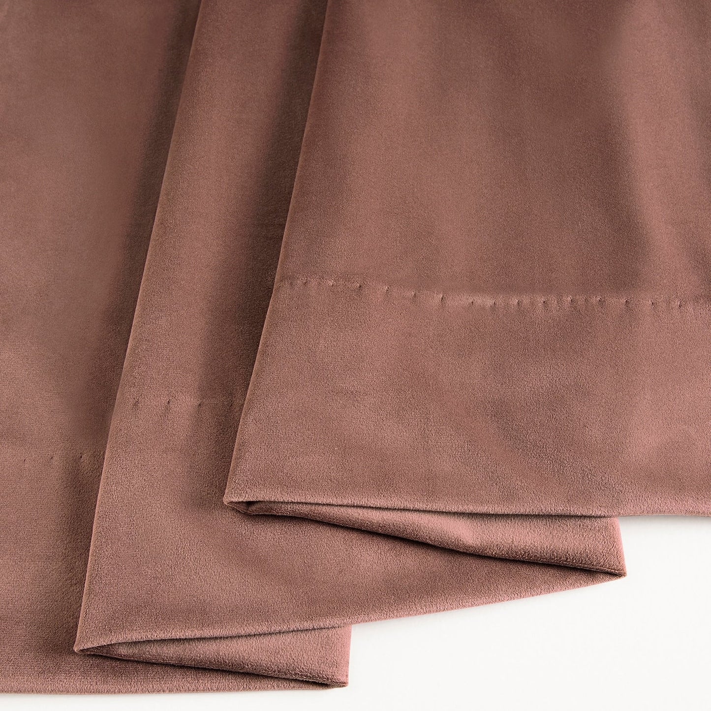 Rideaux occultants en velours peluche Heritage d'Exclusive Fabrics (1 panneau) - Rideaux en velours de luxe pour chambre et salon.