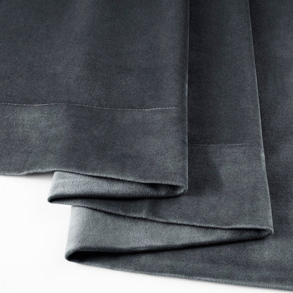 Rideau occultant en velours signature Exclusive Fabrics (1 panneau)