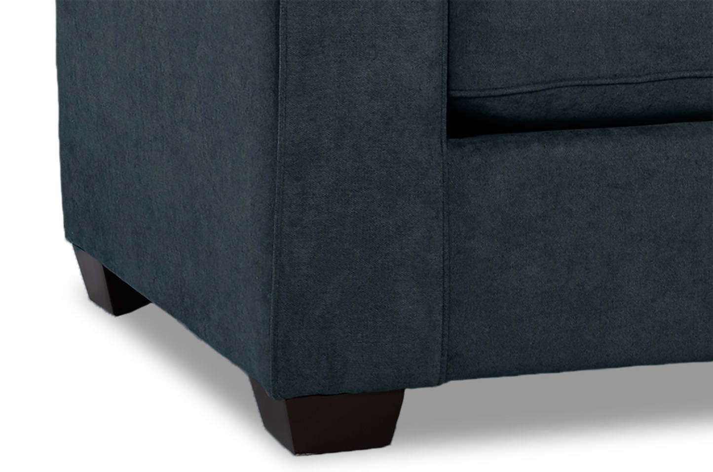 Fauteuil Fiona de 36,5 po fabriqué au Canada en tissu de chenille avec accoudoirs rectilignes - bleu marine