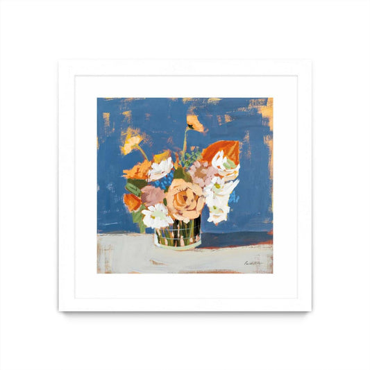 Œuvre d'art murale encadrée blanche et mate « Peach And White Bouquet » 36 x 36