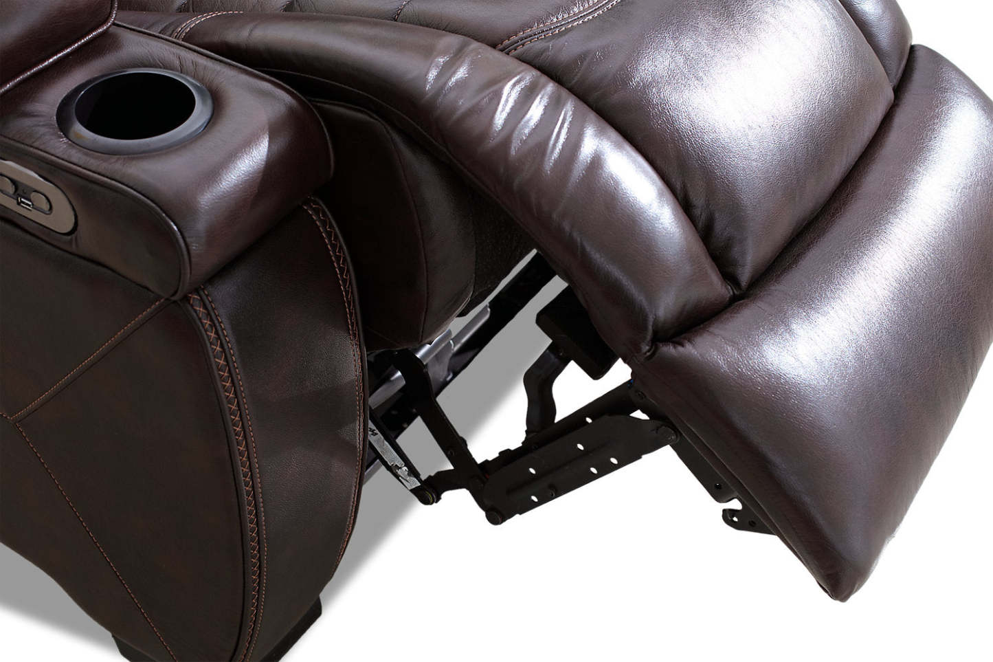 Hugo 84 Genuine Leather Power Reclining Sofa with Power Headrests, Dual Cupholders and USB Ports - Brown | Sofa à inclinaison électrique Hugo de 84 po en cuir véritable avec appuie-têtes électriques, 2 porte-gobelets et ports USB - brun
