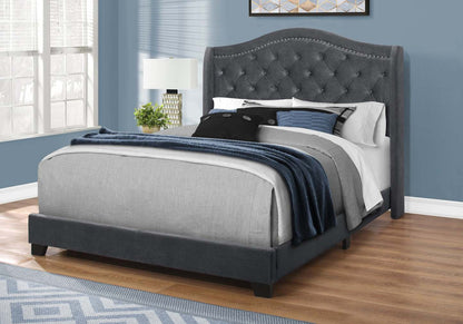 Queen Size Dark Grey Velvet with Chrome Trim Bed|Grand lit en velours gris foncé avec bordure chromée|D90F7H1Q