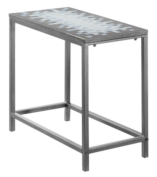 Grey Blue Tile Top Hammered Silver Accent Table|Table d'appoint argentée martelée et dessus à carreaux bleus et gris|D90FG767