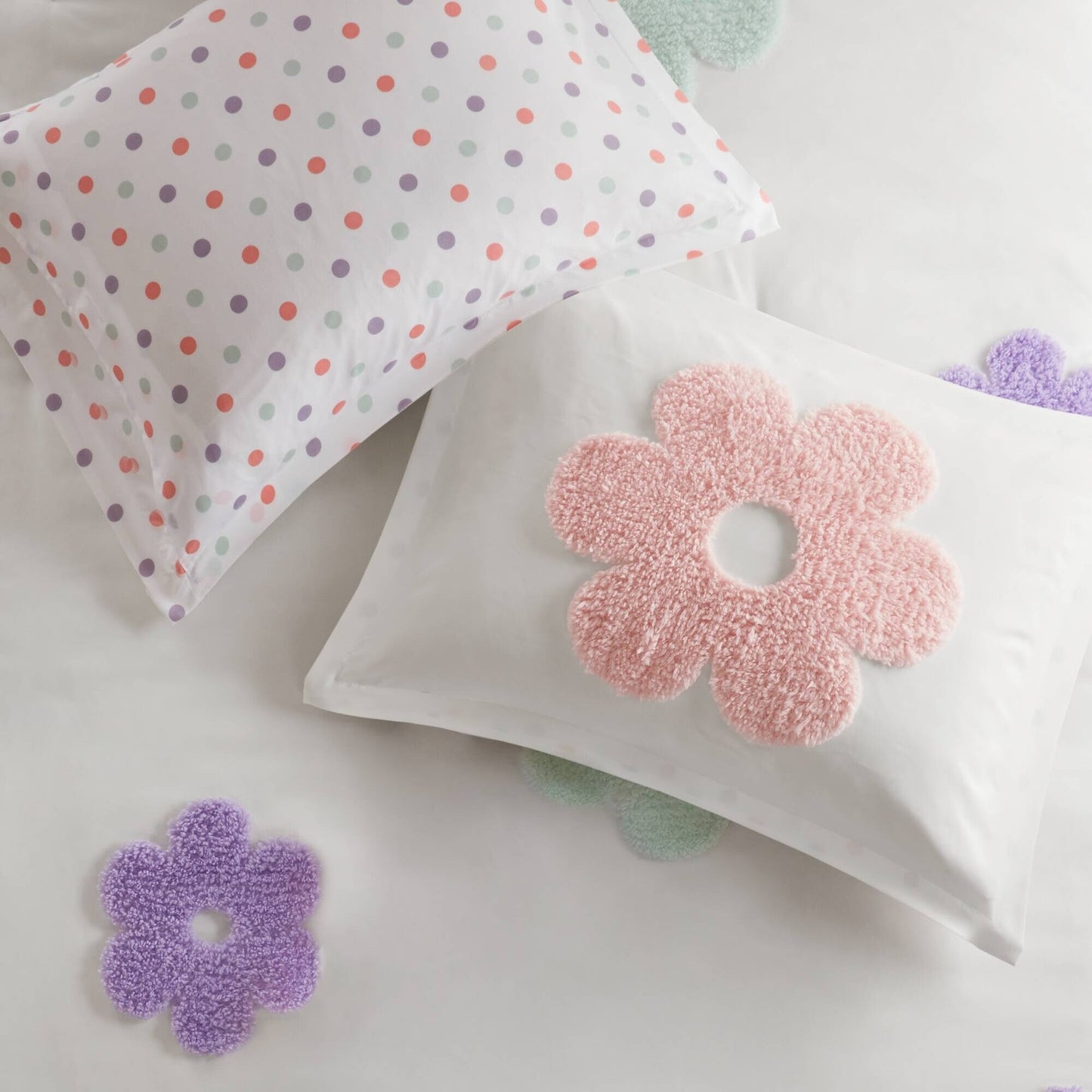 Parure de lit réversible en chenille tuftée à motif floral Madeline Kids d'Intelligent Design Kids