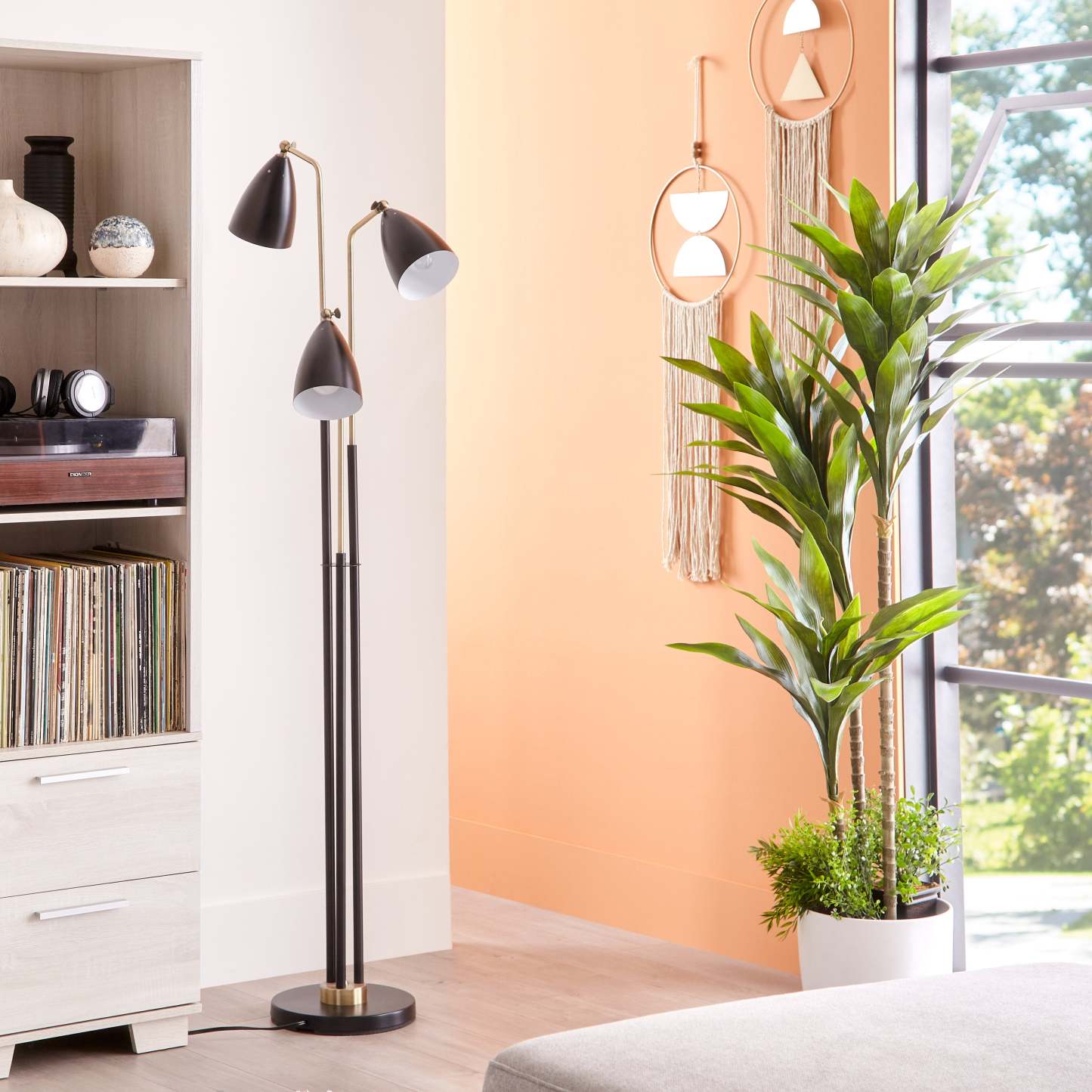 Lampadaire Jetty 62 Noir et Or 3 Lumières|Lampe à pied Jetty de 62 po noire et dorée à 3 ampoules