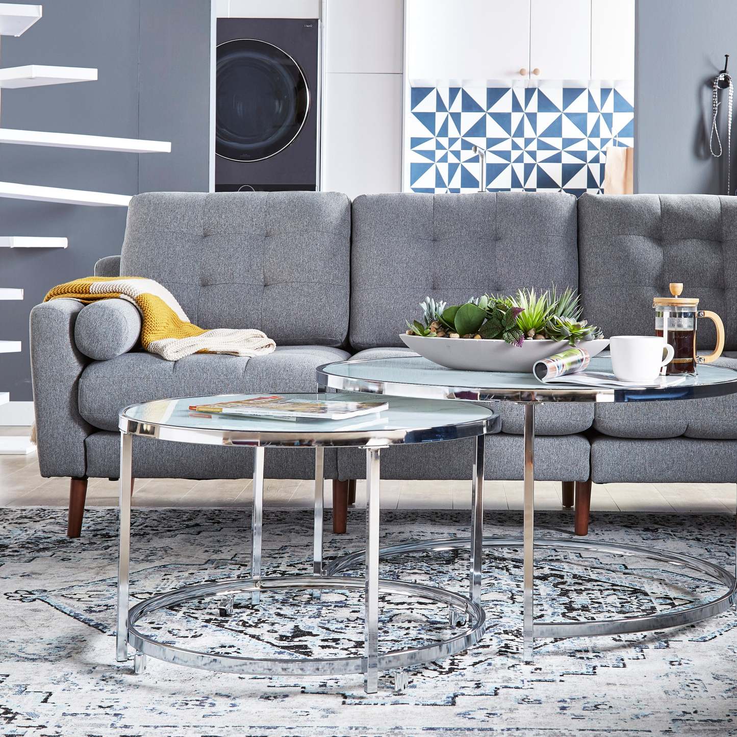 Josie 36 Glam Round Glass Top Nesting Coffee Tables - Grey Marble Look with Metal Legs|Tables à café gigognes rondes somptueuses Josie de 36 po avec dessus en verre - imitation de marbre gris avec pattes en métal