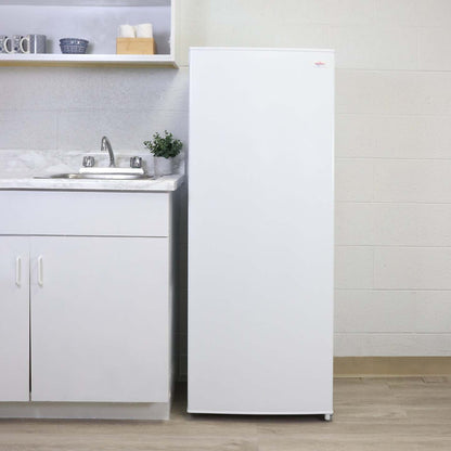 Koolatron 5,3 Cu. Fort. Congélateur armoire compact - KTUF160|Congélateur vertical compact Koolatron de 5,3 pi3 - KTUF160