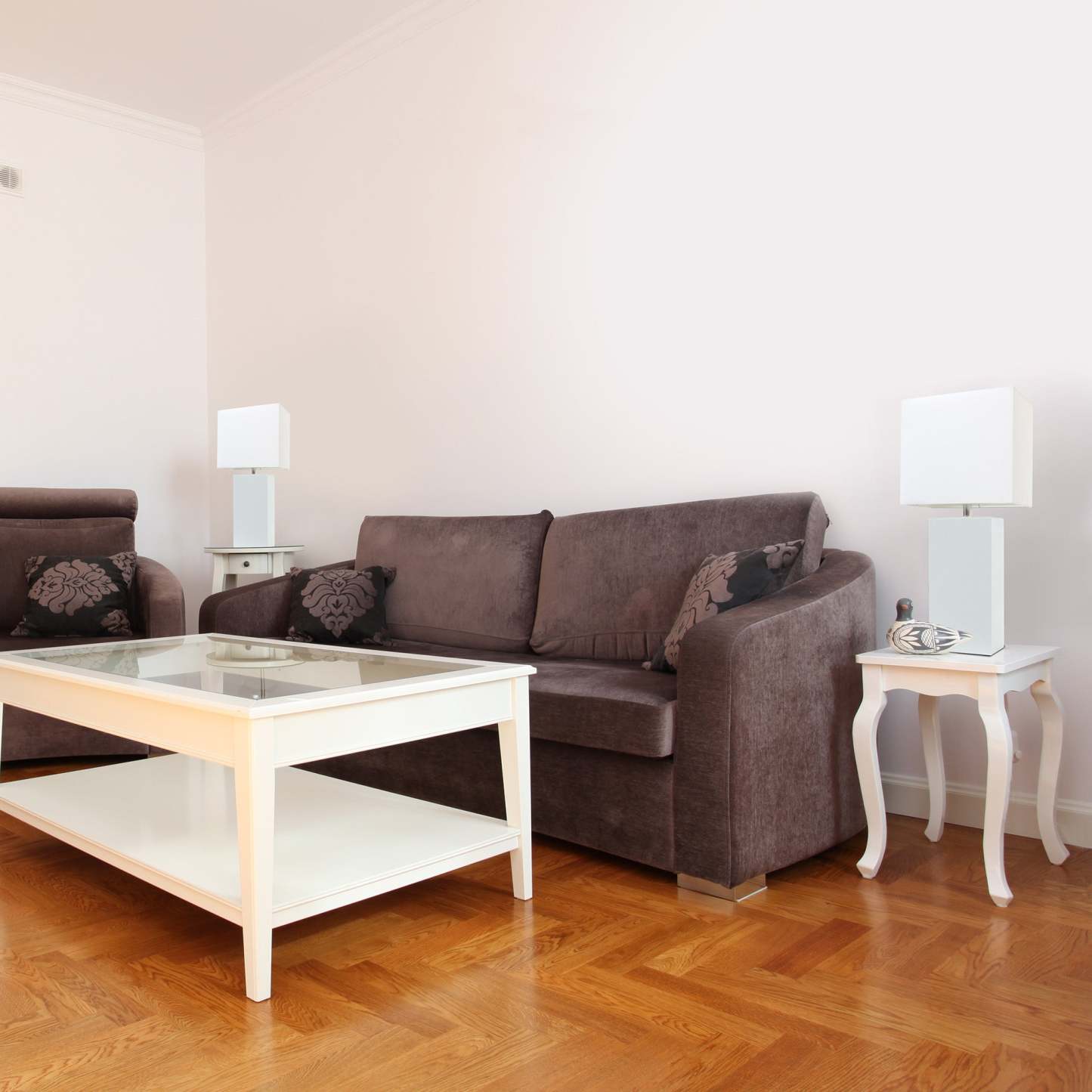 Ensemble 2 lampes de table modernes en cuir Elegant Designs avec abat-jour en tissu blanc, ensemble de lampes blanches|Ensemble 2 lampes de table moderne Elegant Designs en cuir blanc|D21U6BF9