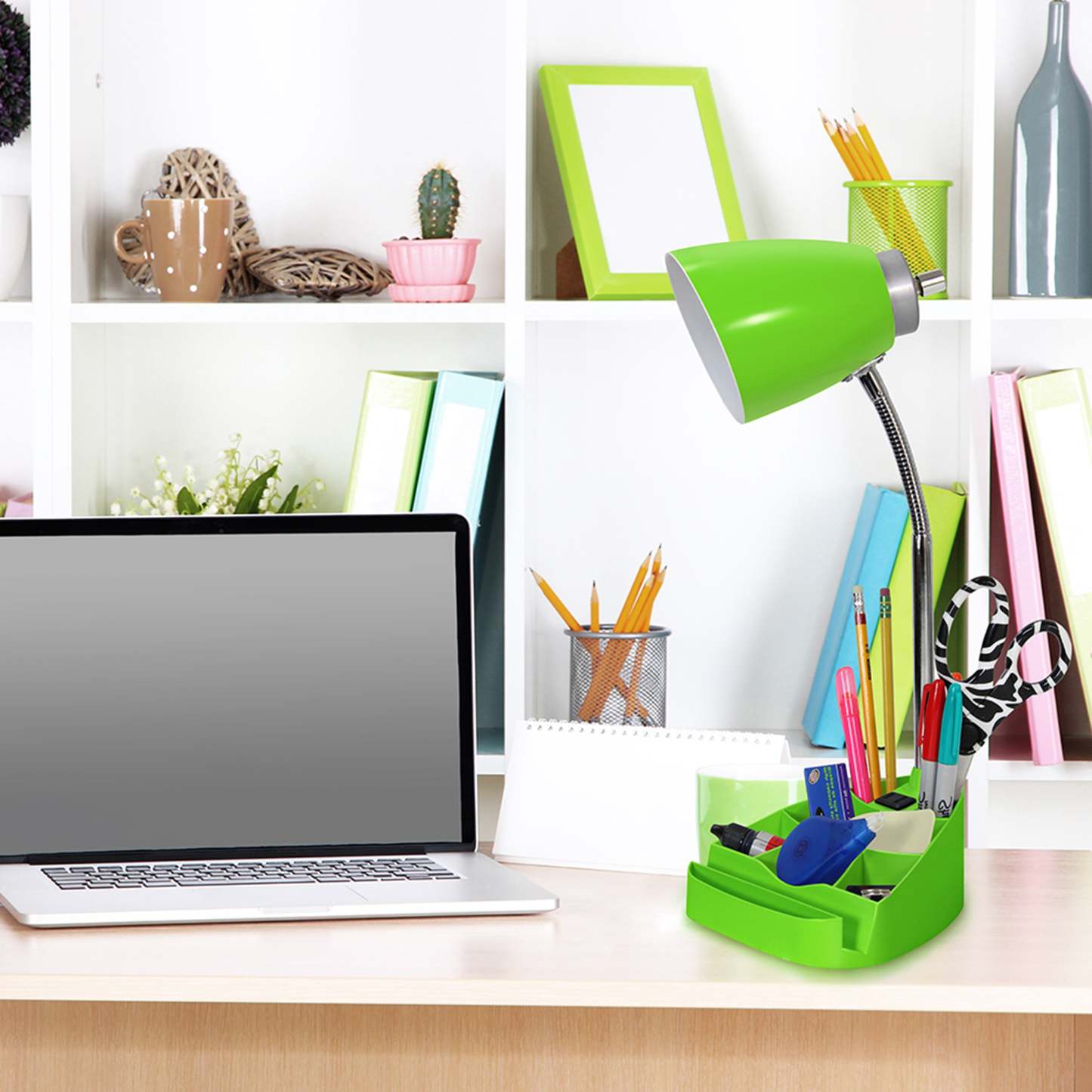 Lampe de bureau à col de cygne de Limelights avec support pour iPad et prise électrique - verte