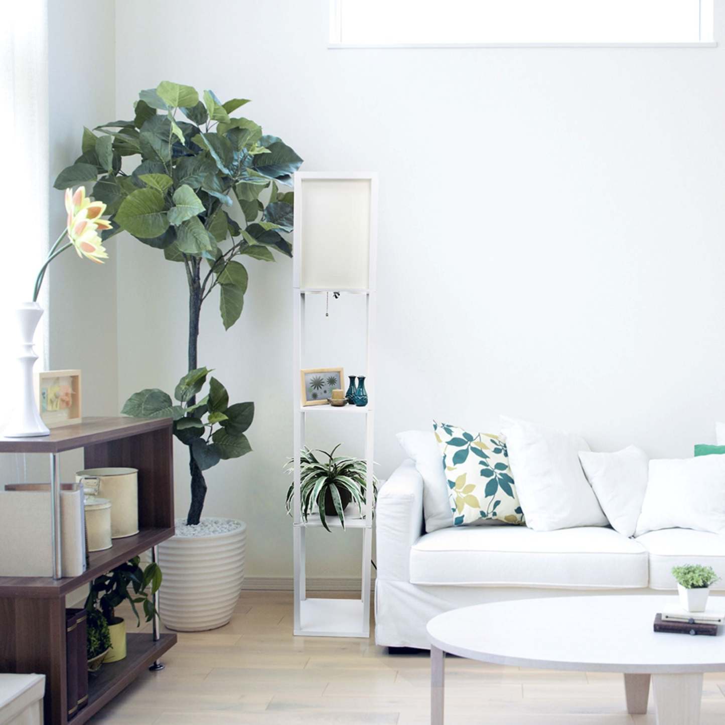 Lampe à pied de Simple Designs avec tablette - blanche