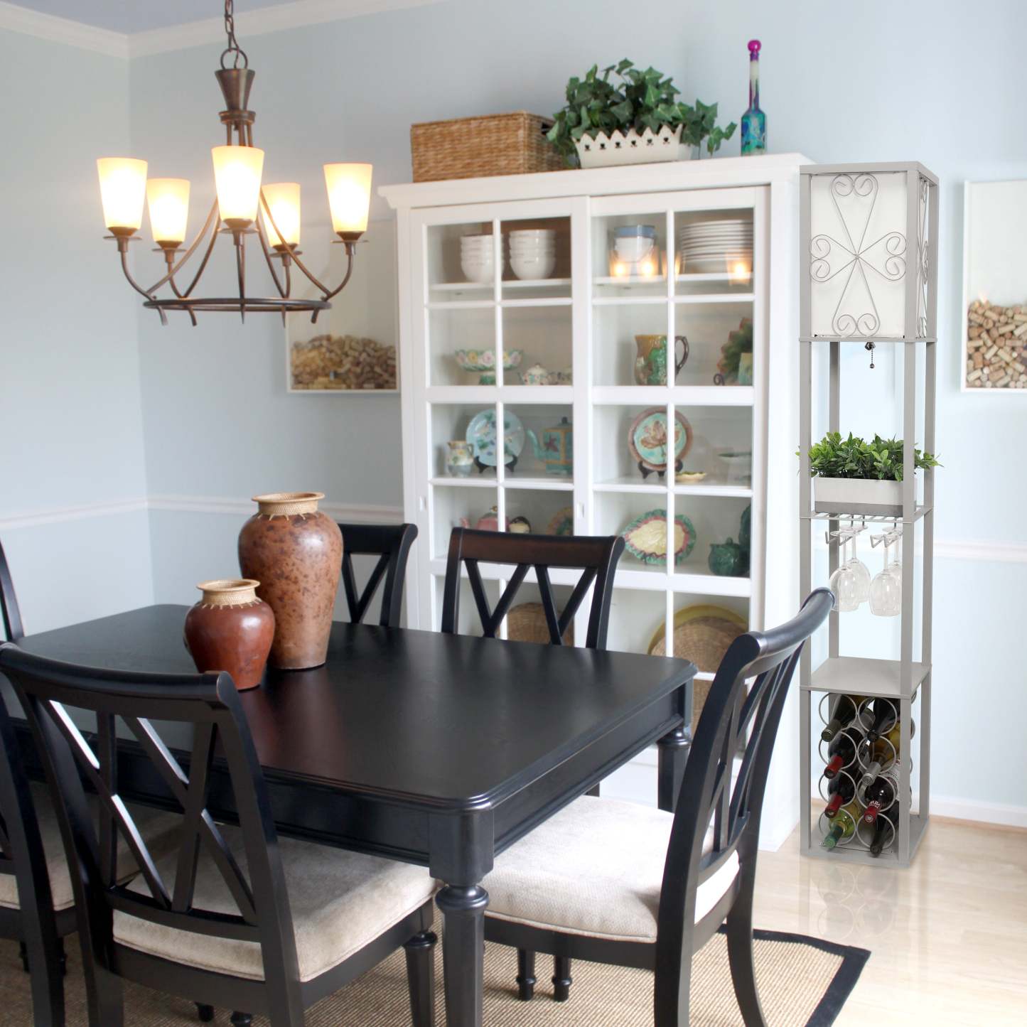 Lampe à pied de Simple Designs avec tablette et support à vin - grise