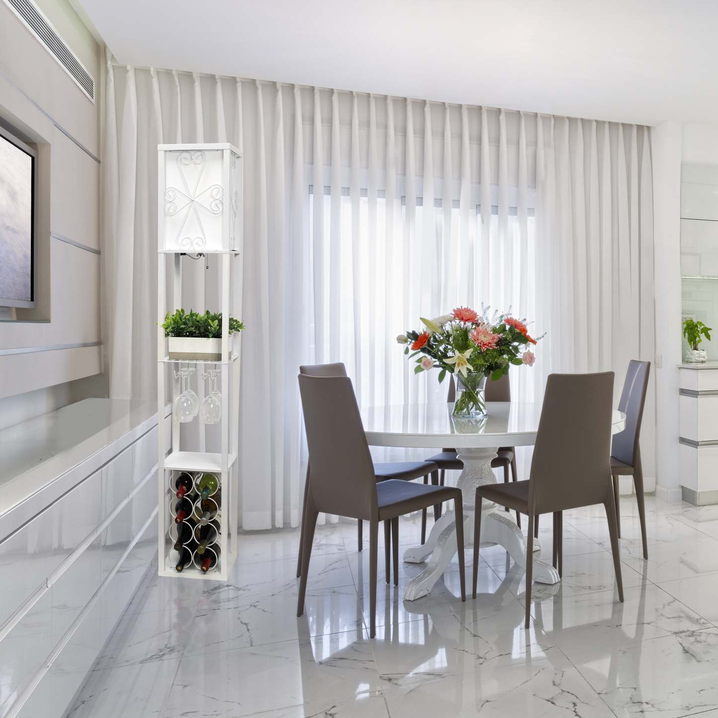 Lampadaire Simple Designs avec étagère et casier à vin - Blanc|Lampe à pied de Simple Designs avec tablette et support à vin - blanche