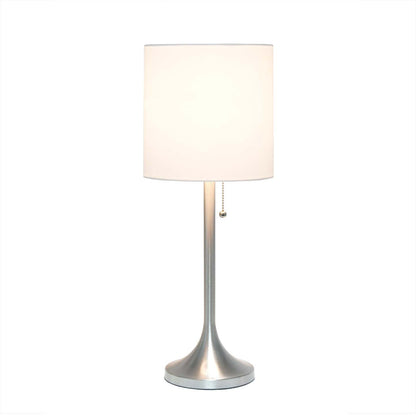 Lampe de table conique Simple Designs avec abat-jour tambour en tissu blanc - Nickel brossé|Lampe de table effilée de Simple Designs avec abat-jour cylindrique en tissu blanc - nickel brossé