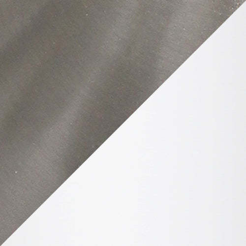 Lampe de table conique Simple Designs avec abat-jour tambour en tissu blanc - Nickel brossé|Lampe de table effilée de Simple Designs avec abat-jour cylindrique en tissu blanc - nickel brossé