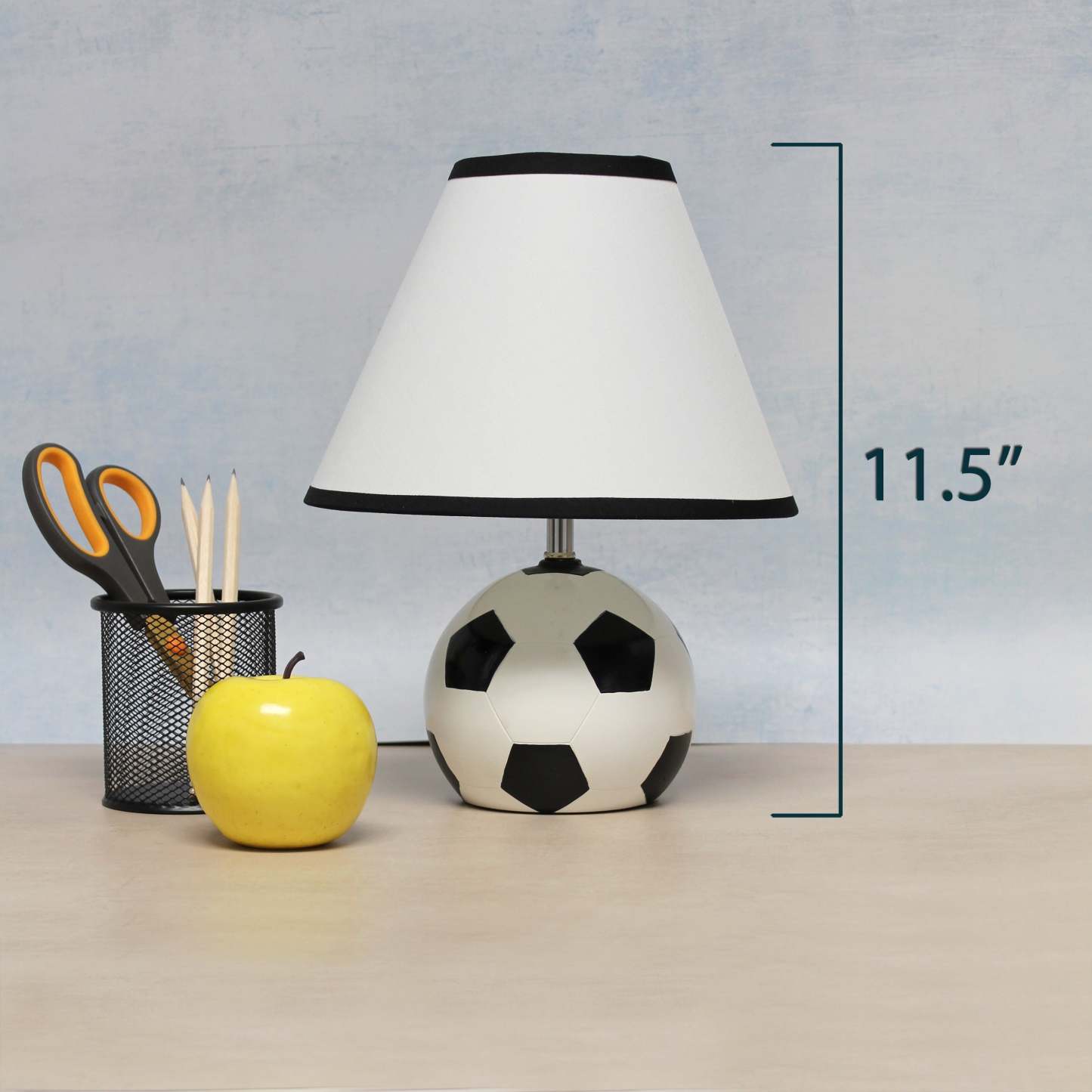 Lampe de table sportive athlétique SportsLite de Simple Designs de 11,5 po en céramique avec base blanche