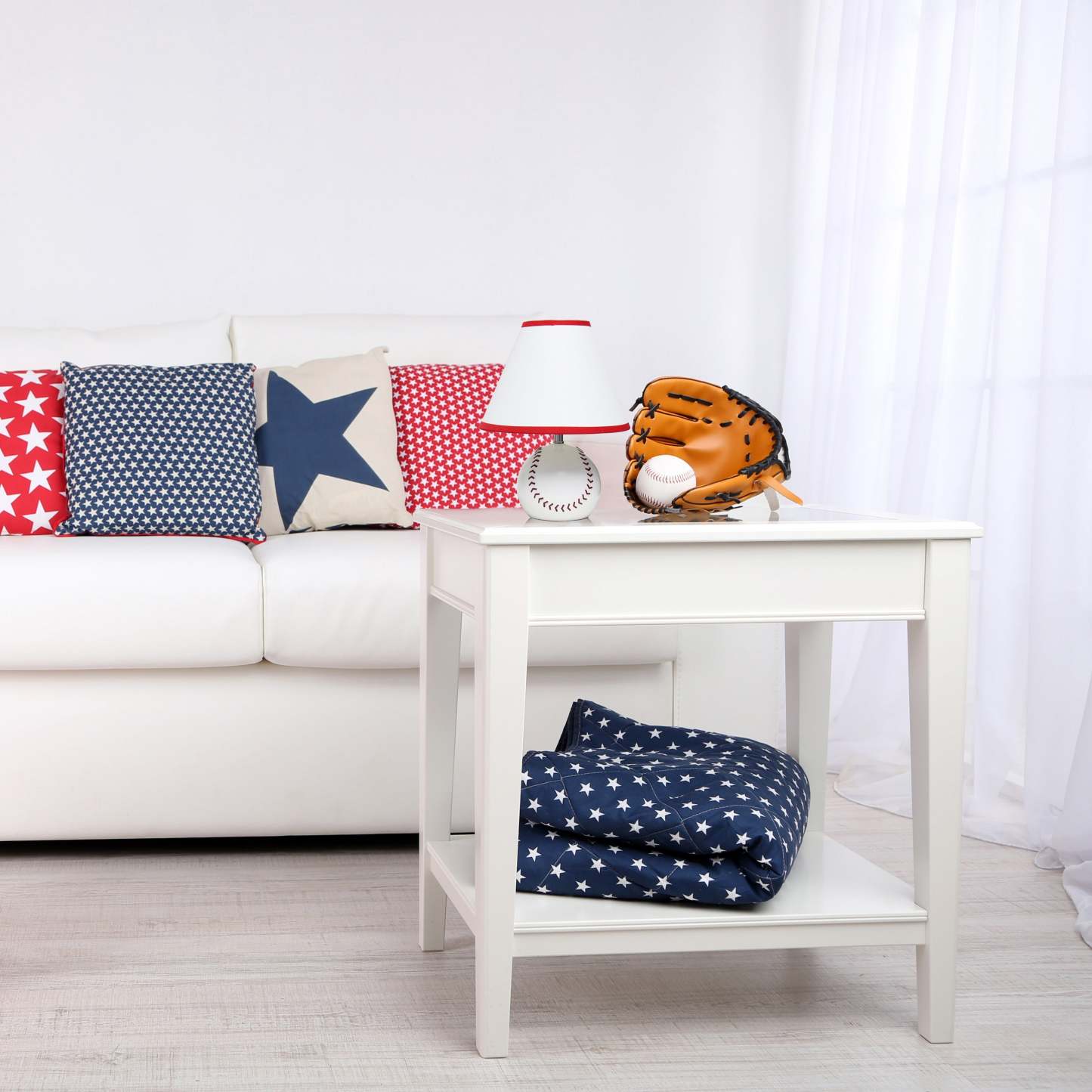 Simple Designs Sportslite 11.5 Athletic Sports Baseball Base Ceramic Table Lamp with White Empire F|Lampe de table sportive athlétique SportsLite de Simple Designs de 11,5 po en céramique avec base ba