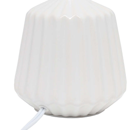 Simple Designs Petite Ceiling Base Table Lamp - Off White|Lampe de table Petite de Simple Designs avec base plissée - blanc cassé