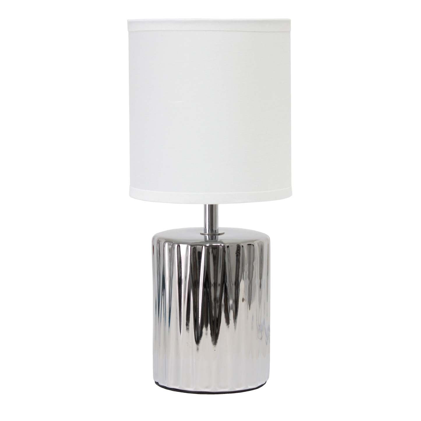 Simple Designs 11.61 Contemporary Ruffled Capsule Table Lamp with White Drum Fabric Shade - Metallic Chrome|Lampe de table contemporaine de Simple Designs de 11,61 po avec base à effet froncé et abat-jour cylindrique en tissu blanc - chrome métallique