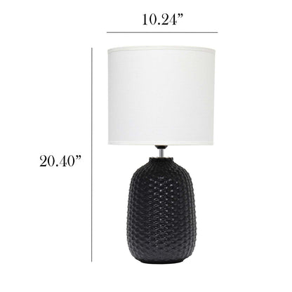Simple Designs 20.4 Lampe de table traditionnelle à texture purée en céramique avec abat-jour tambour en tissu blanc - Bl|Lampe de table traditionnelle de Simple Designs de 20,4 po en céramique avec texture de mailles reto