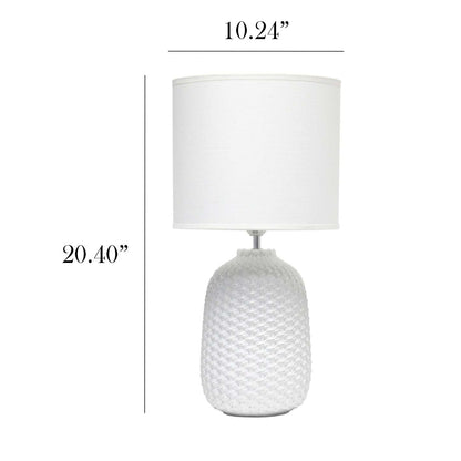 Simple Designs 20.4 Lampe de table de chevet traditionnelle en céramique à texture purlée avec tambour en tissu blanc Sh|Lampe de table de nuit traditionnelle de Simple Designs de 20,4 po en céramique avec texture de mail