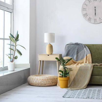 Simple Designs 20.4 Lampe de table traditionnelle à texture purée en céramique avec abat-jour tambour en tissu blanc - Ye|Lampe de table traditionnelle de Simple Designs de 20,4 po en céramique avec texture de mailles reto