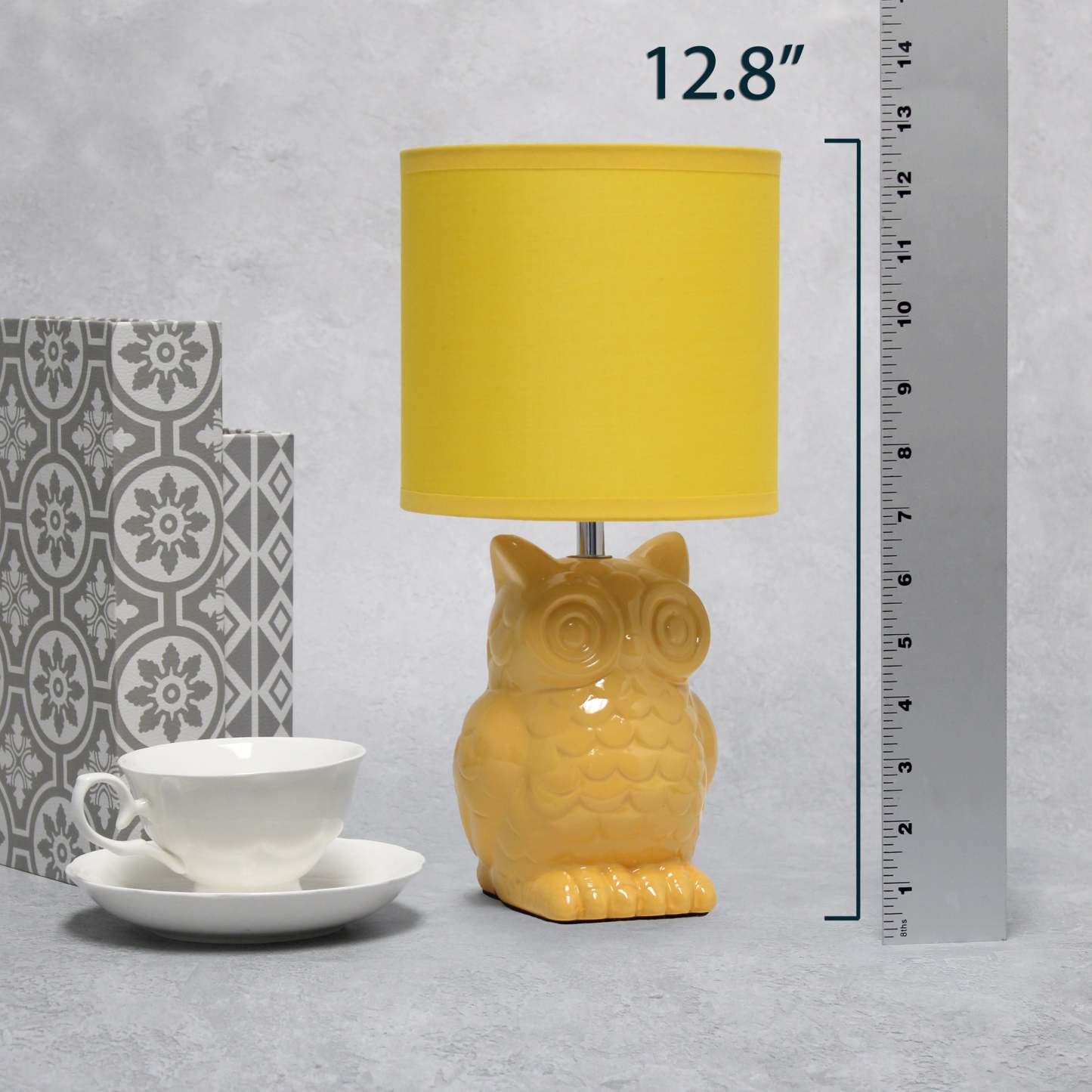 Simple Designs 12.8 Contemporary Ceramic Owl Table Lamp with Matching Fabric Shade - Dandelion Yellow|Lampe de table contemporaine en forme de hibou de Simple Designs de 12,8 po en céramique avec abat-jour en tissu assorti - jaune pissenlit
