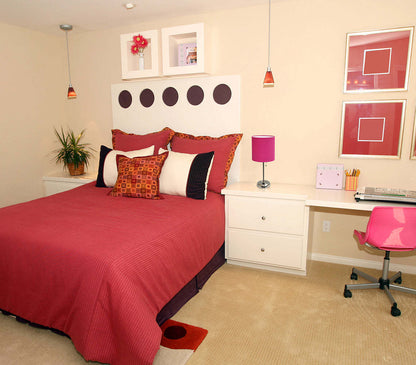 Limelights Stick Lamp with Charging Outlet And Fabric Shade Table Lamp|Lampe de table Limelights avec pied mince et prise de recharge|D218S1MA