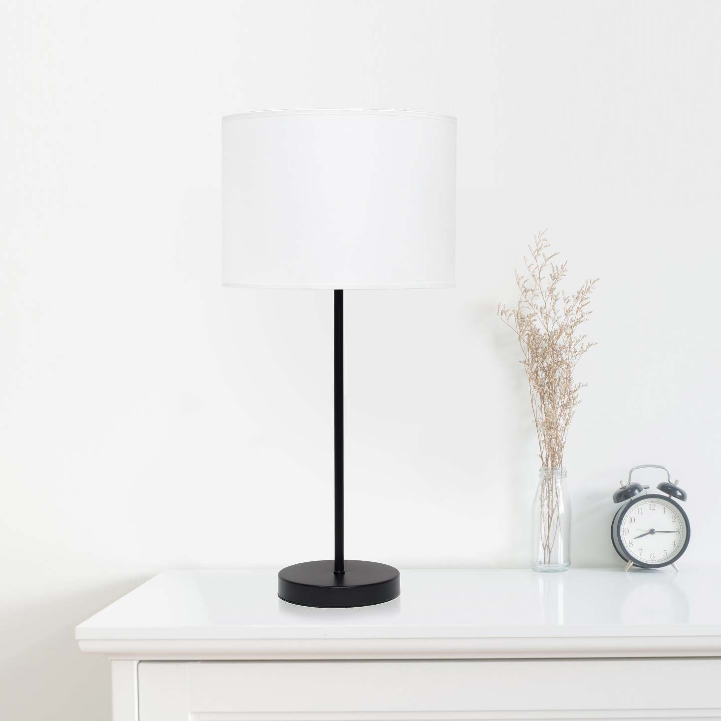 Lampe de table blanche Simple Designs avec pied mince noir | D22BWX91