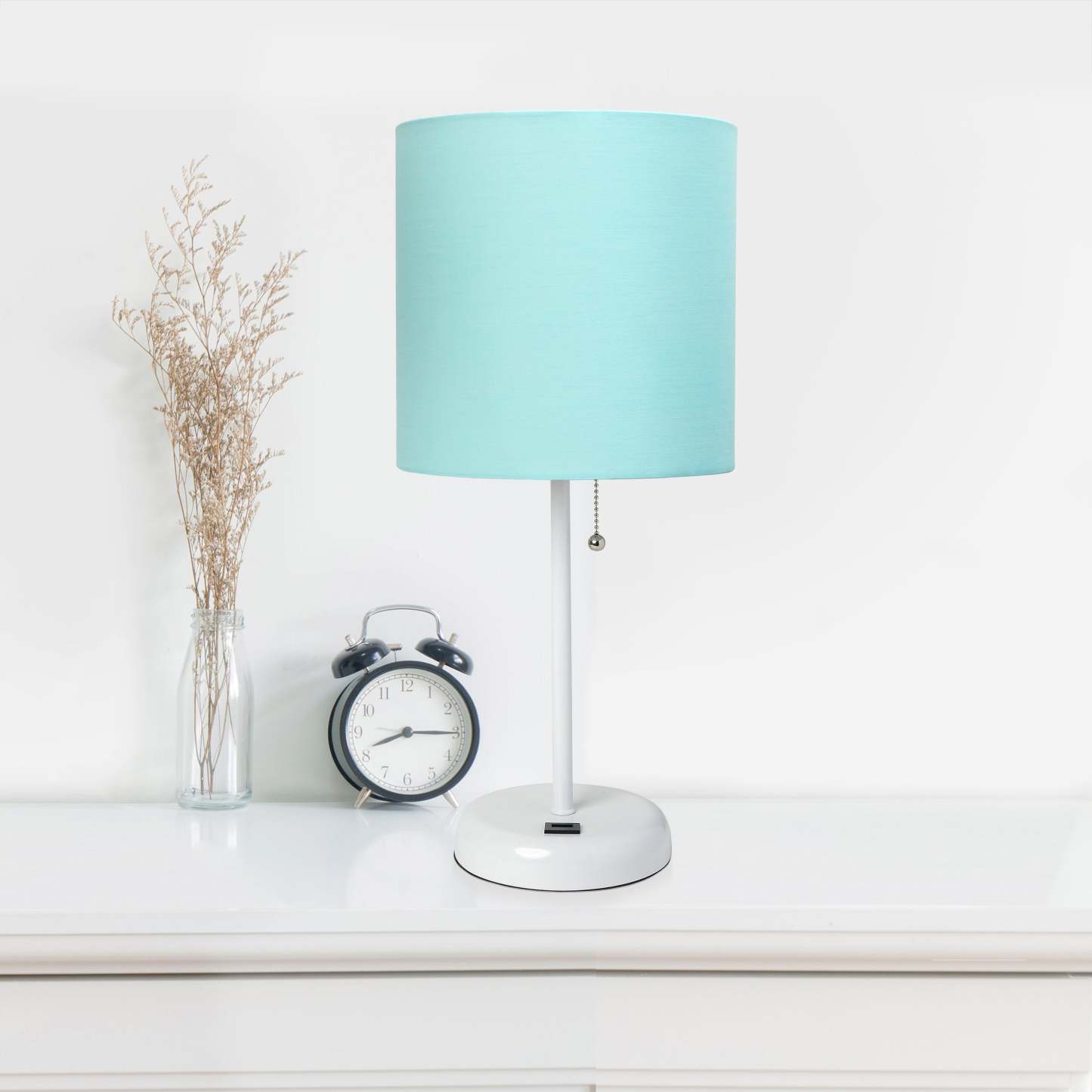 Limelights White Stick Lamp with Usb Charging Port And Fabric Shade, Aqua  Table Lamp|Lampe de table Limelights turquoise avec pied mince blanc et port de recharge USB|D21N4ONH