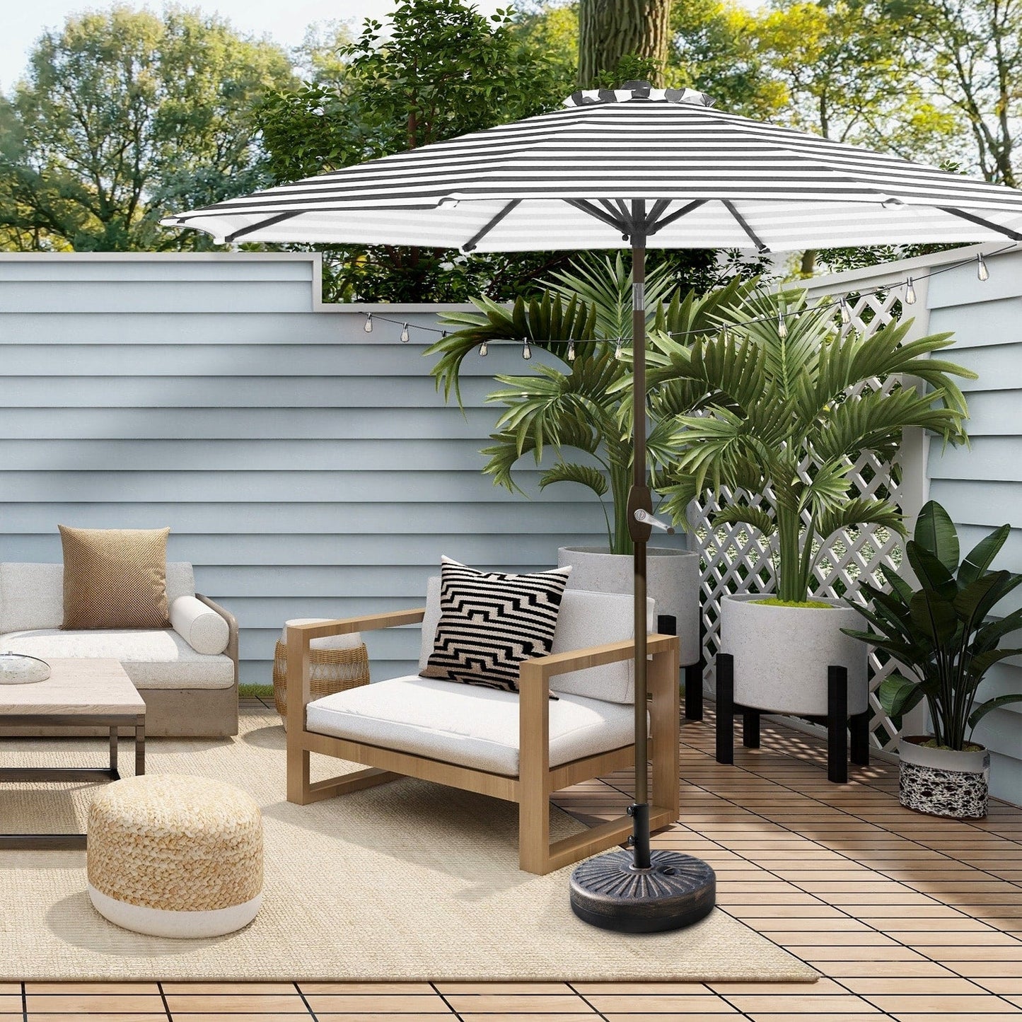 Parasol de terrasse Lopes de 2,74 m (9 pi) avec pied et support lestés finition bronze inclus