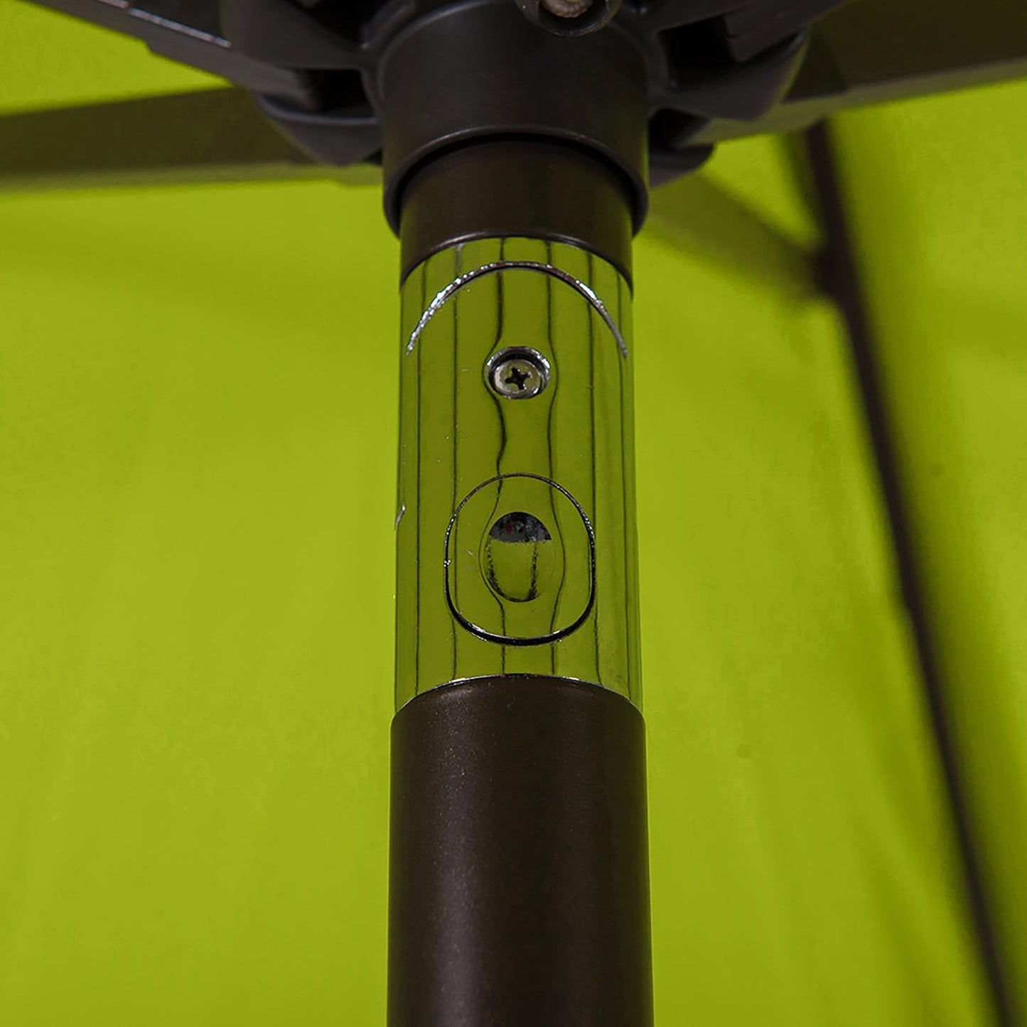 Parasol de terrasse Lopes de 2,74 m (9 pi) avec pied et support lestés finition bronze inclus