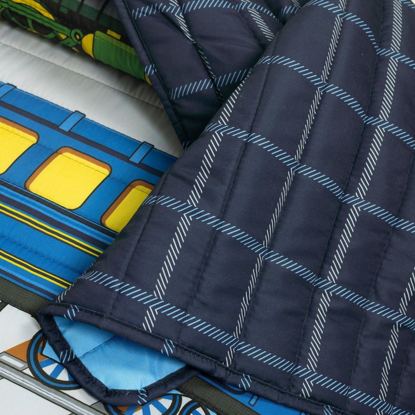 Couverture Lush Decor à motifs de trains à vapeur