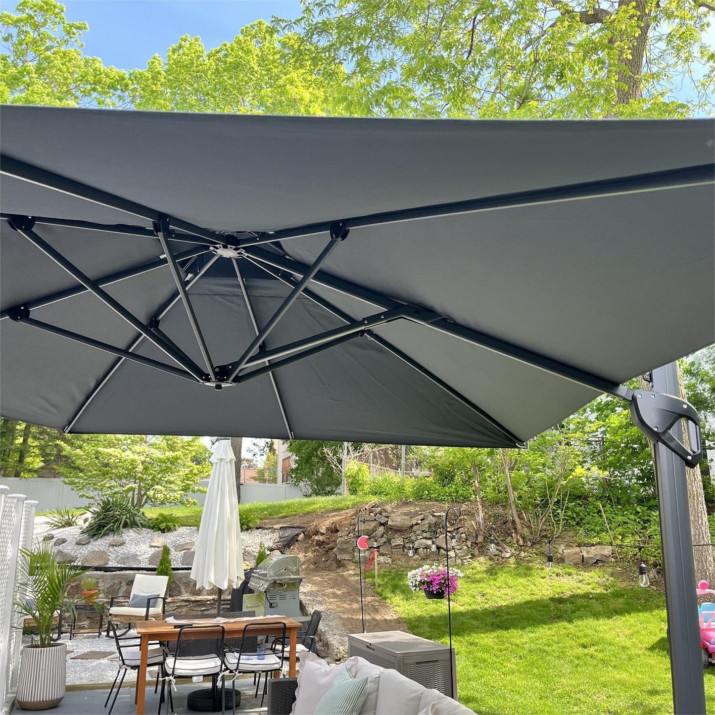 Parasol déporté hydraulique automatique MAISON ARTS de 3,66 m (12 pi) avec mât en aluminium et rotation à 360°