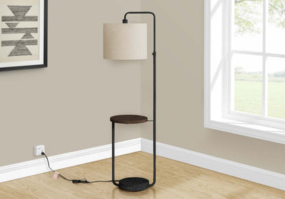 Lampadaire 67 en métal noir avec port USB|Lampe à pied de 67 po en métal noir avec port USB