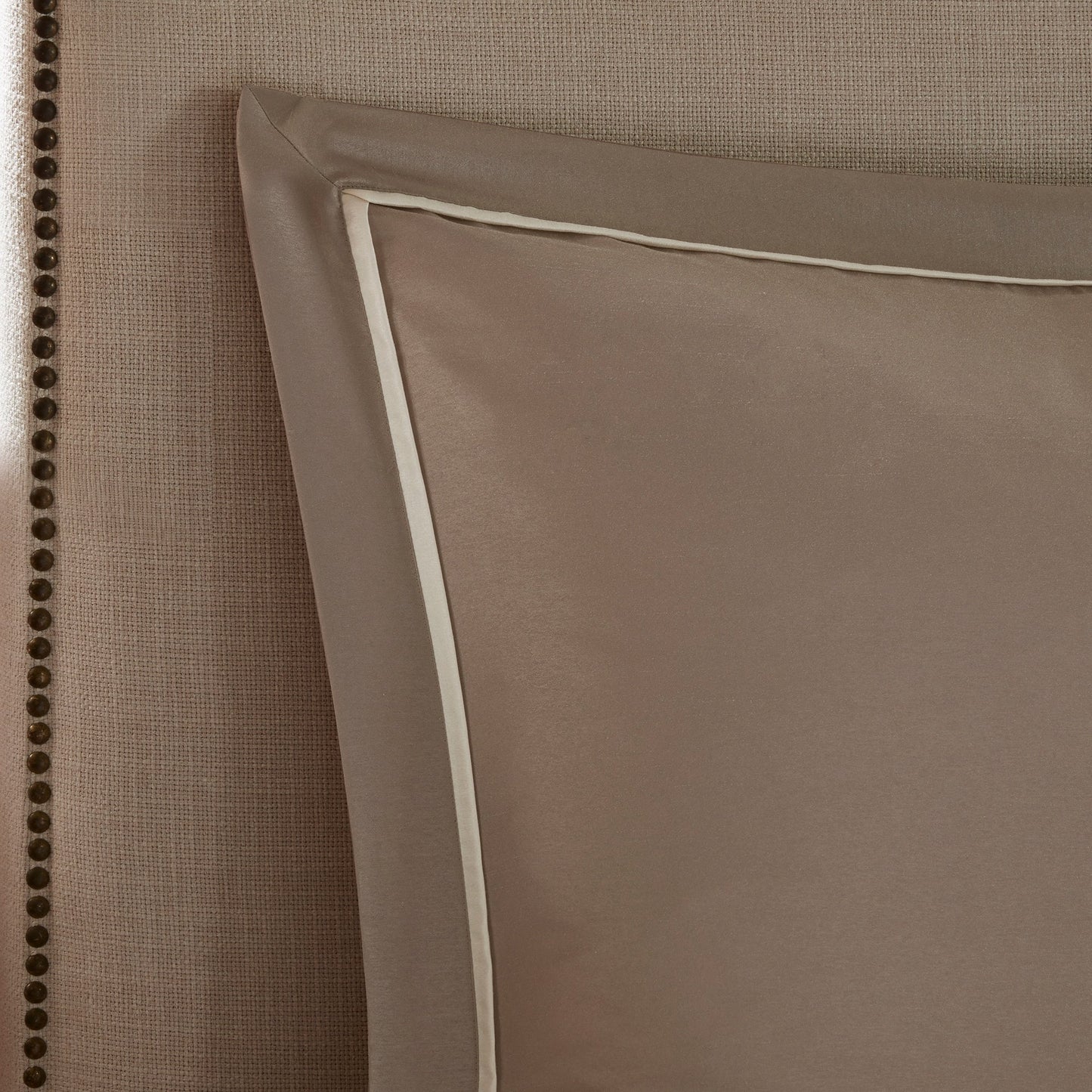 Ensemble de literie Madison Park Essentials Loretta 24 pièces avec rideaux et draps