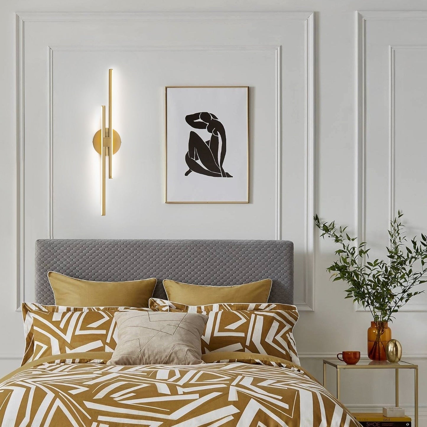 Applique murale minimaliste en métal linéaire à LED dimmable à 2 lumières