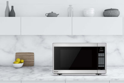 Panasonic 1,3 Cu. Fort. Micro-ondes de comptoir Genius® de 1 200 W - NNSC669SC | Quatre à micro-ondes de comptoir Panasonic GeniusMD de 1,3 pi3 avec une puissance de 1200 W - NNSC669SC | NNSC669C