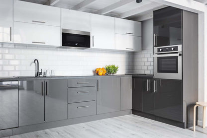 Panasonic 1,9 Cu. Fort. Micro-ondes à hotte intégrée avec design en verre fumé sans cadre et échappement puissant… | Micro-ondes à hotte intégrée Panasonic de 1,9 pi³ avec conception sans cadre en verre fumé et puissa…