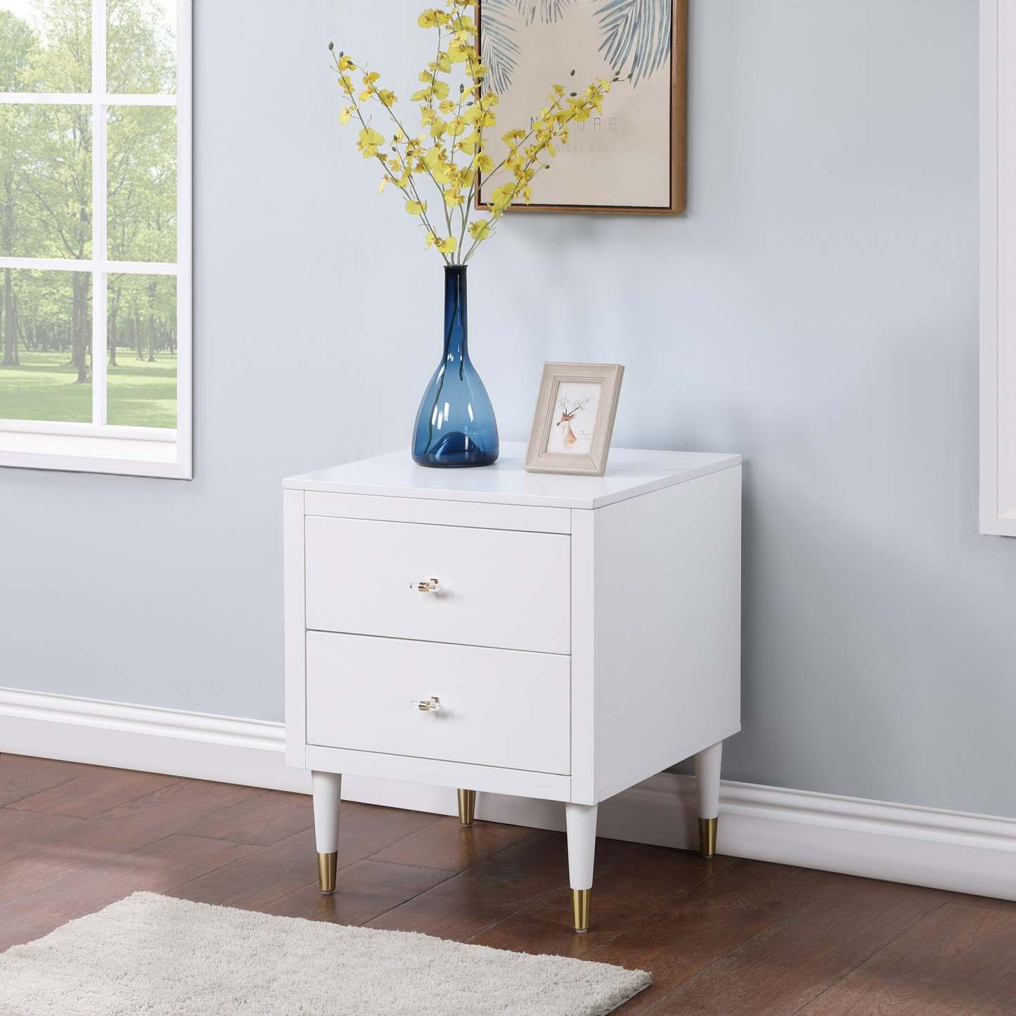 Manhattan Comfort Stanton Modern Nightstand with 2 Full Extension Drawers &amp; Solid Wood Legs - White|Table de nuit moderne Stanton de Manhattan Comfort avec 2 tiroirs à extension complète et pattes en bois massif- blanche
