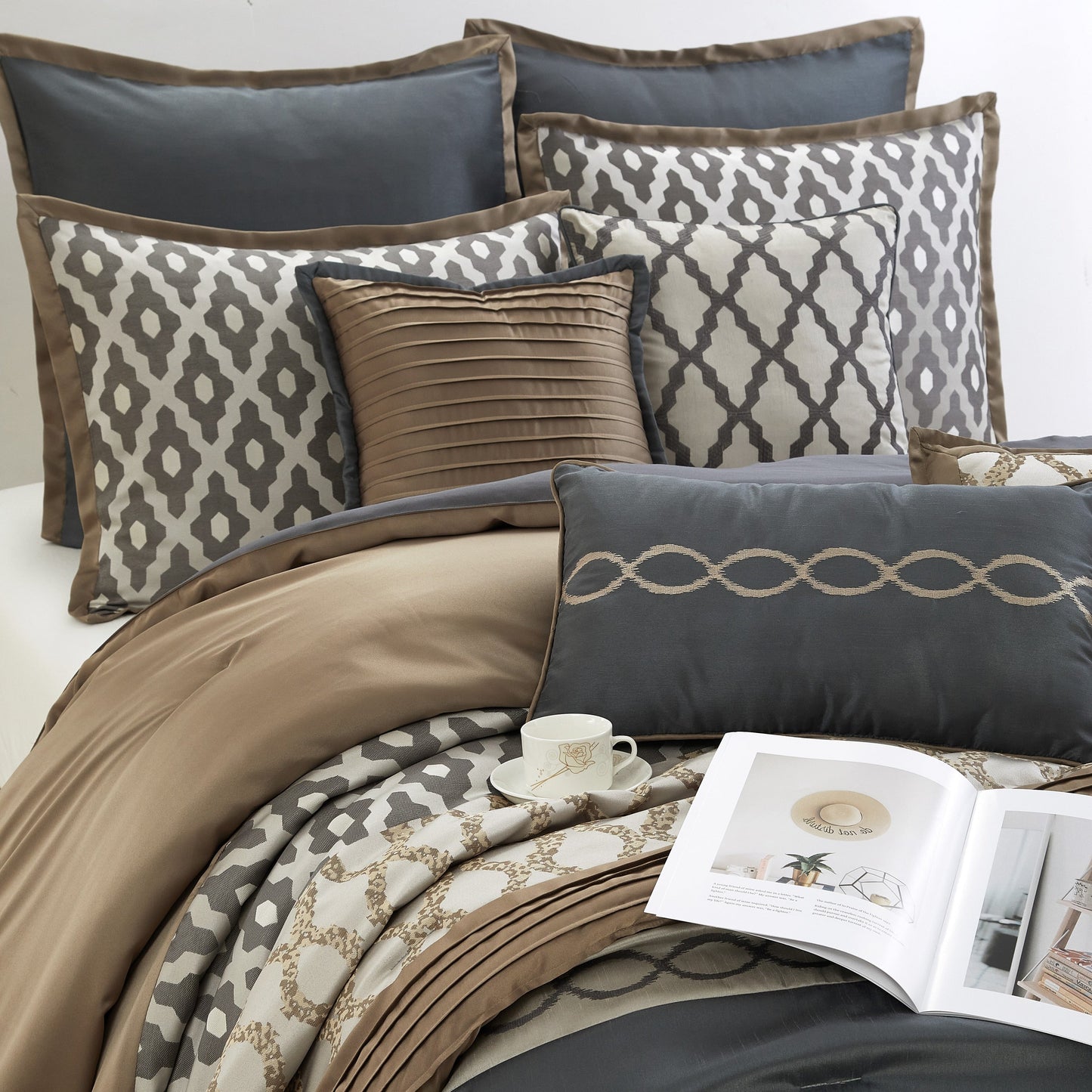 Ensemble de couette géométrique de luxe 10 pièces Nanshing Calvin