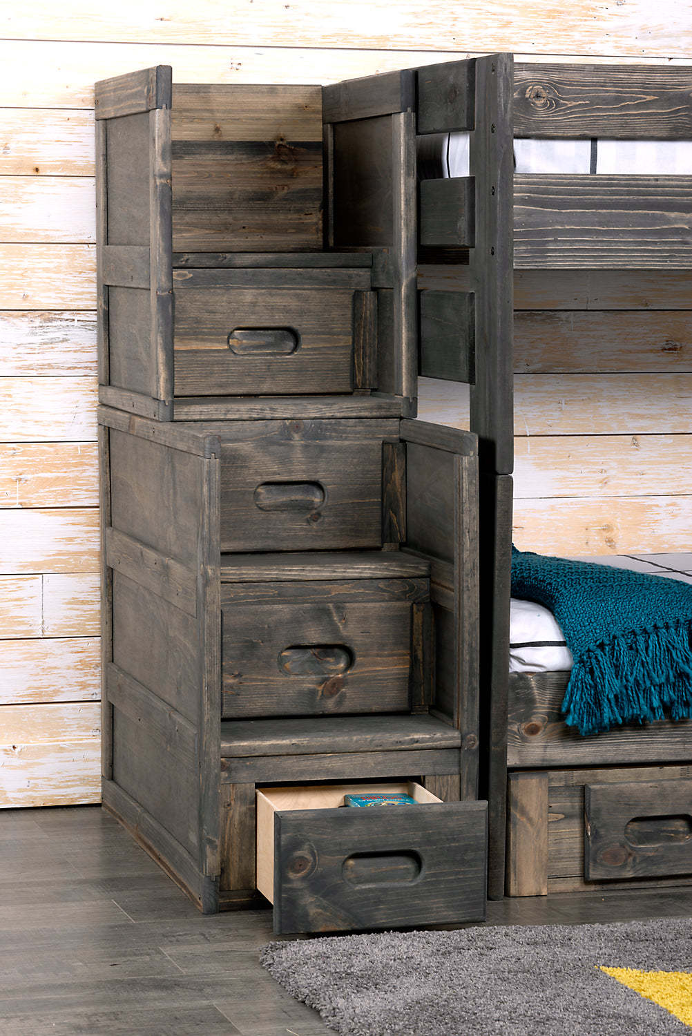 Piper 4-Drawer Bedroom Stairway Chest for Kids, 21W - Driftwood Grey | Commode escalier de chambre à coucher Piper de 21 po (L) à 4 tiroirs pour enfants - gris bois de grève