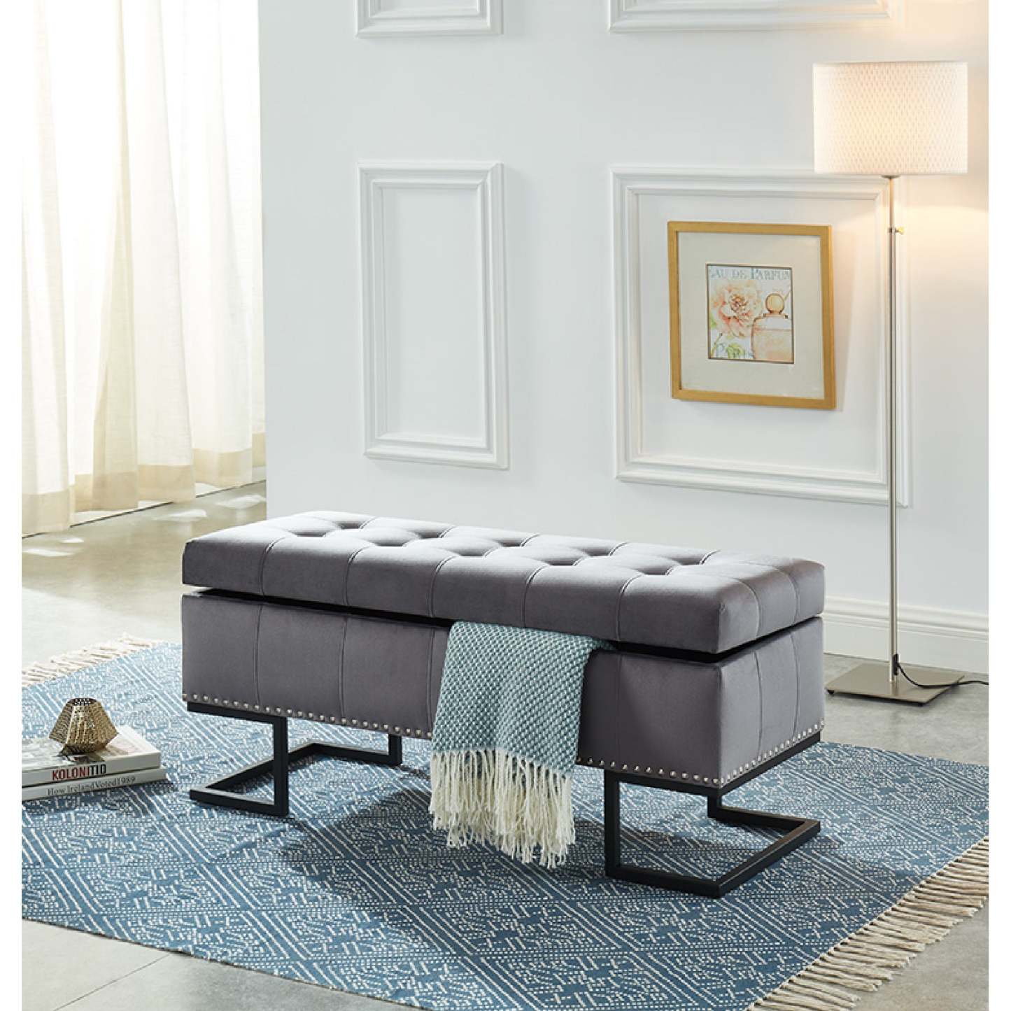 Ottoman Double Capitonné Imperial avec Clous et Bancs Gris Base Noire|Pouf Imperial capitonné gris à deux usages avec clous décoratifs et base noire