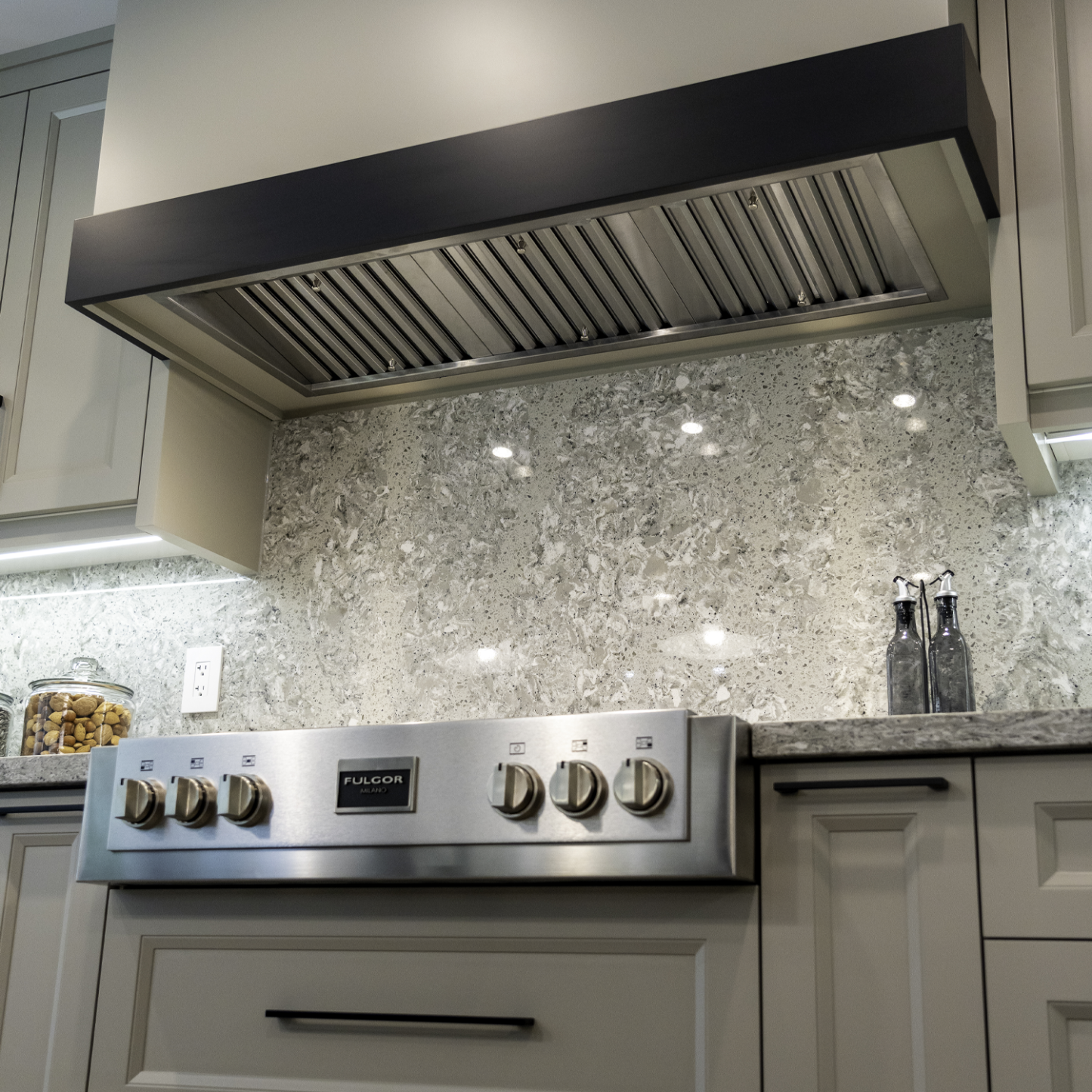 Victory 30 750 CFM Insert Range Hood Acier inoxydable - Q5-30|Hotte de cuisinière encastrée Victory de 30 po et de 750 pi3/min en acier inoxydable - Q5-30