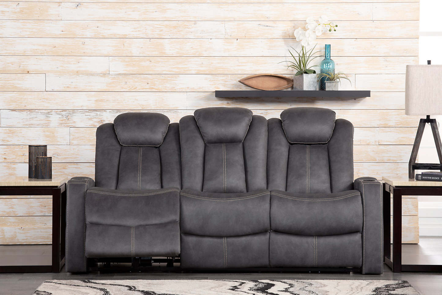 Canapé à inclinaison électrique Ross de 83 po en tissu de suédine avec appuis-têtes électriques et console rabattable - gris étain