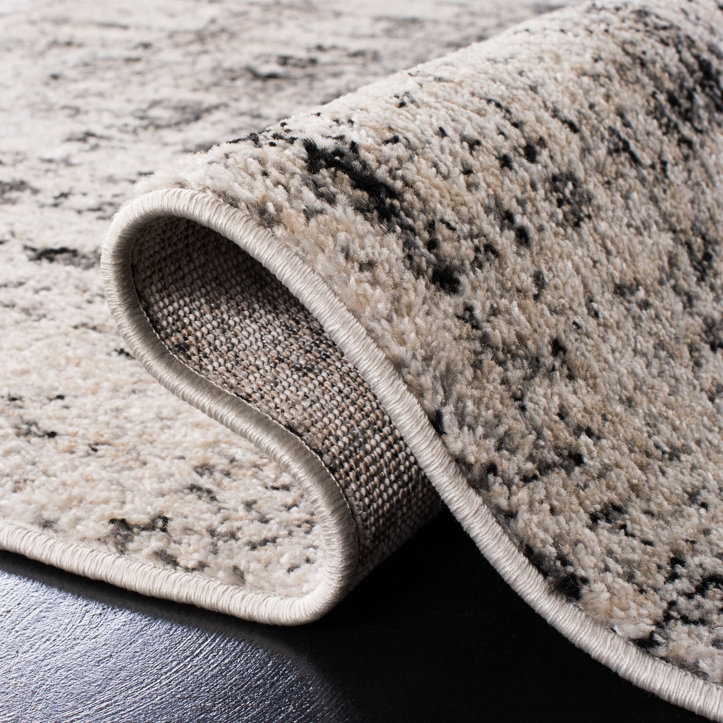 Tapis Adirondack Guillerma moderne abstrait vieilli SAFAVIEH