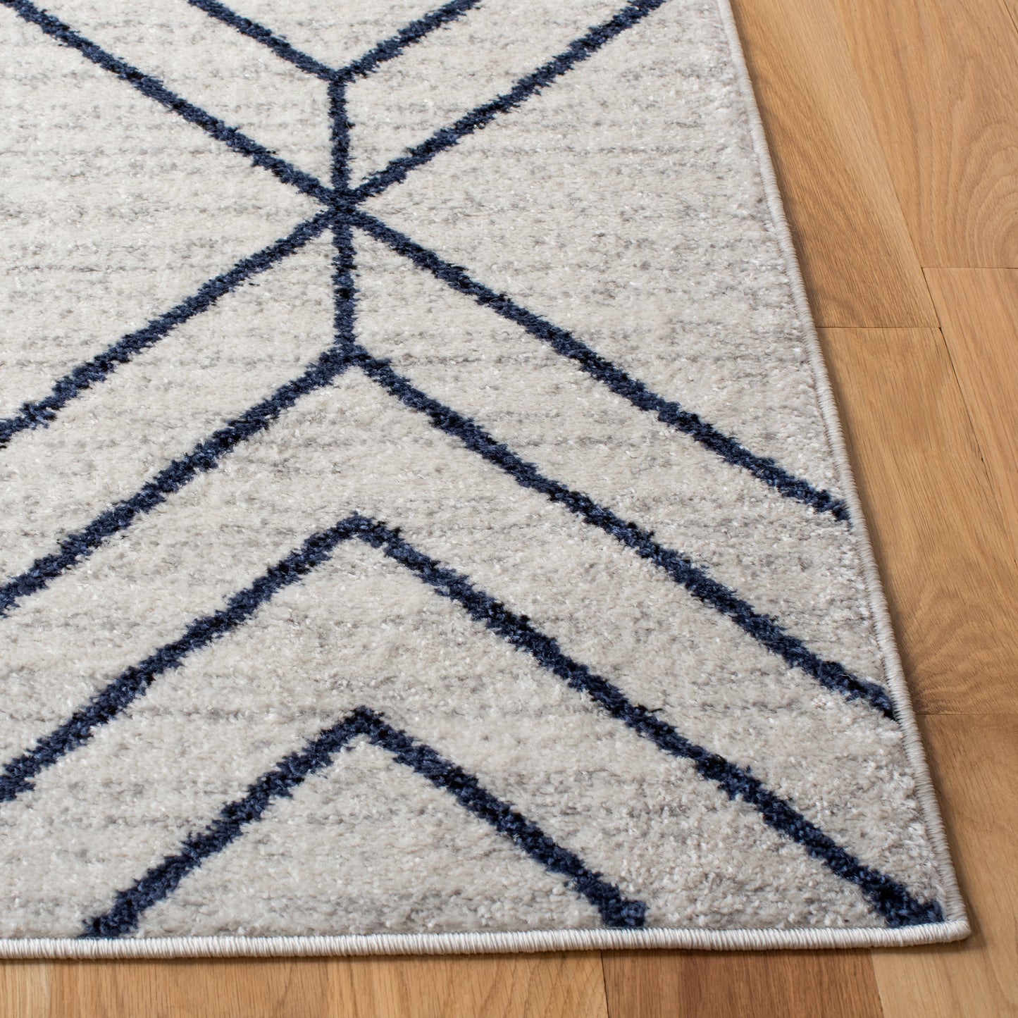 Tapis géométrique moderne SAFAVIEH Adirondack Juvelina