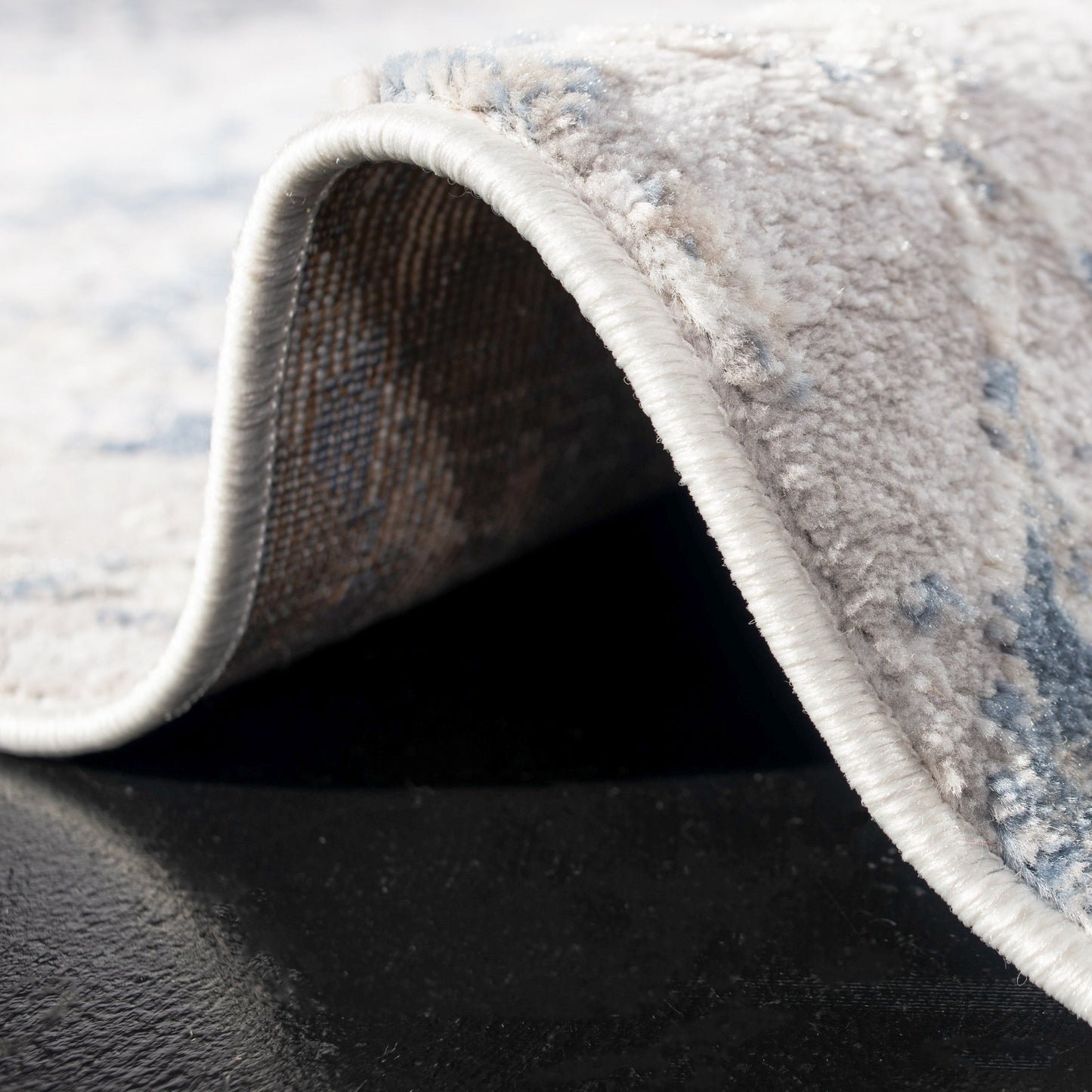 SAFAVIEH Tapis moderne vieilli en treillis Amelia Selvete