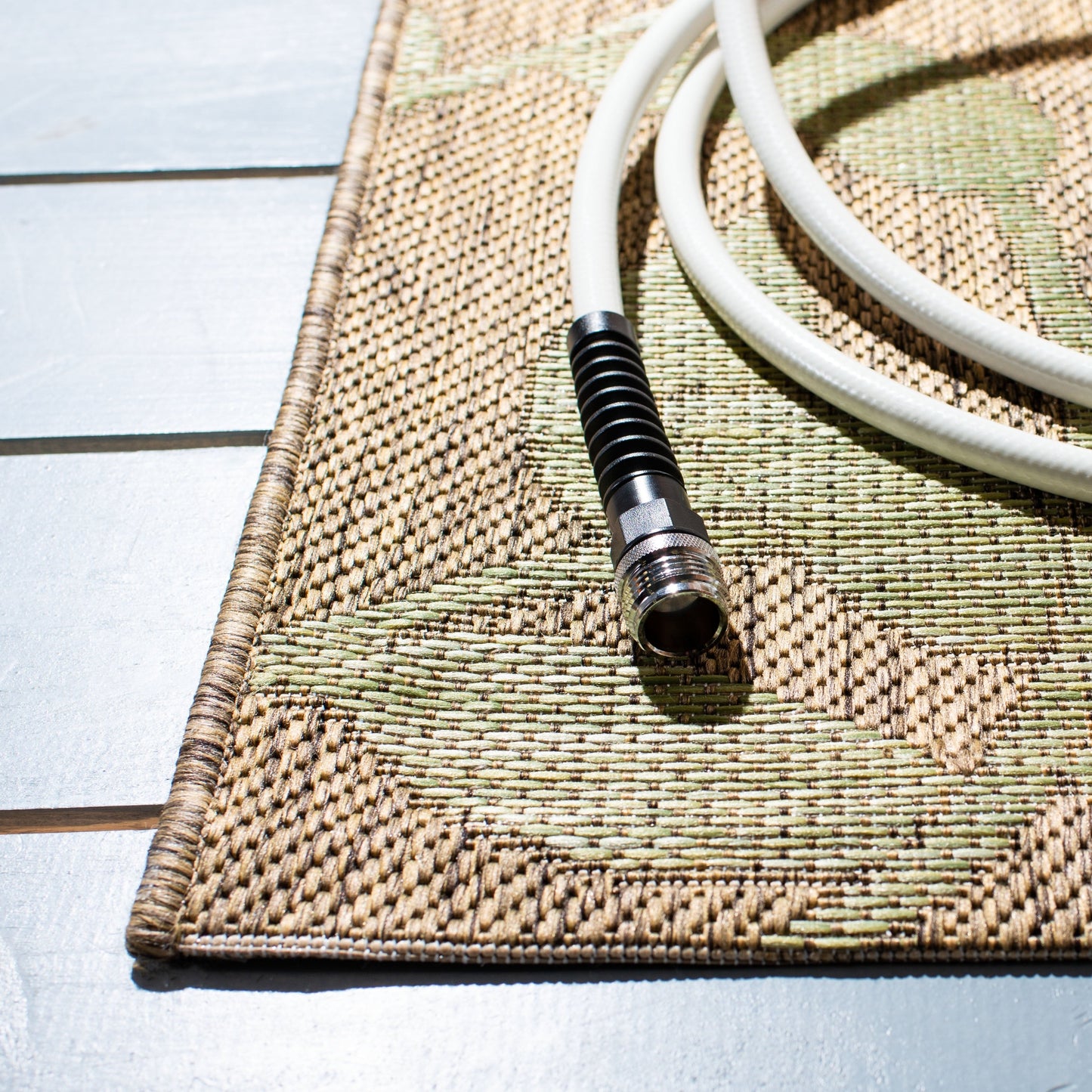 Tapis de jardin SAFAVIEH Courtyard Luann Botanical imperméable pour intérieur/extérieur, terrasse ou jardin