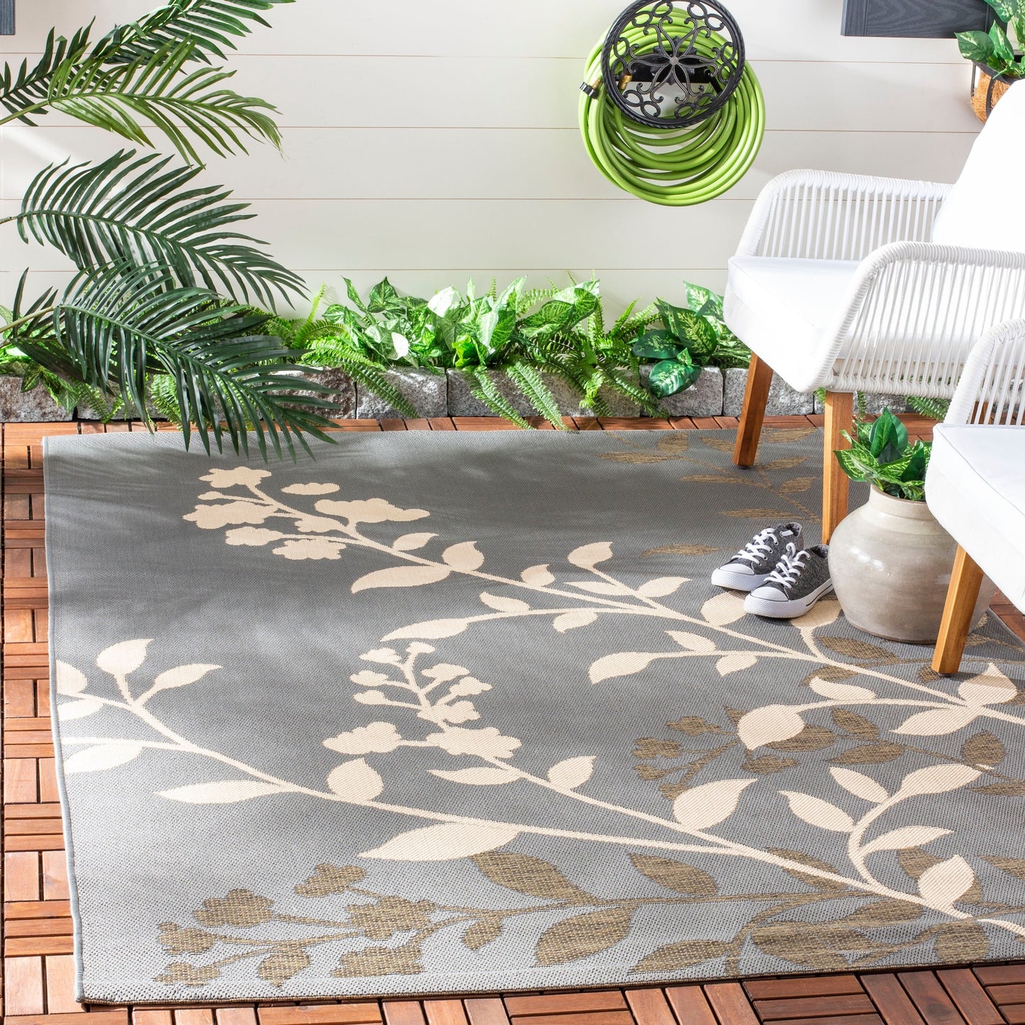 Tapis de jardin SAFAVIEH Courtyard Luann Botanical imperméable pour intérieur/extérieur, terrasse ou jardin