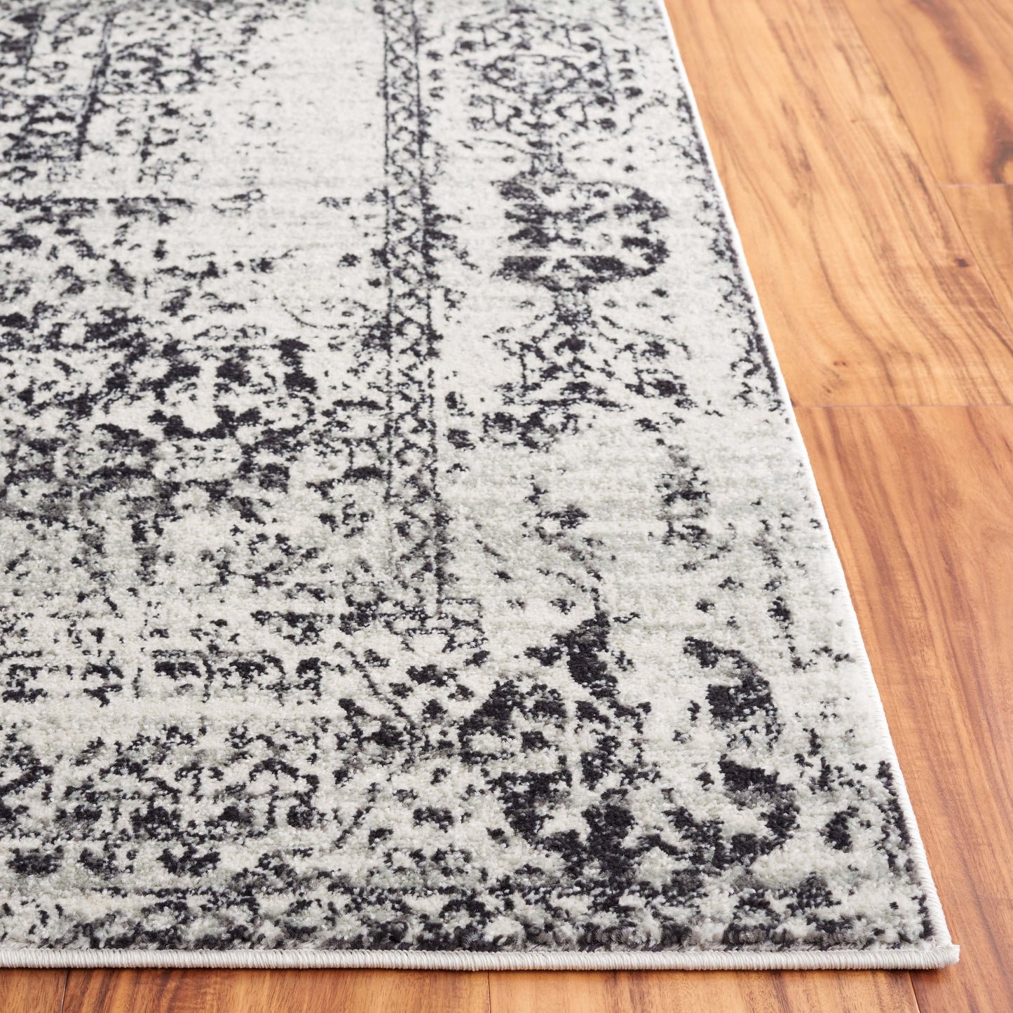Tapis SAFAVIEH Evoke Gioia Vintage Boho à médaillon vieilli
